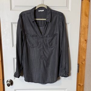 Beachlunchlounge Gray Button-Up Shirt